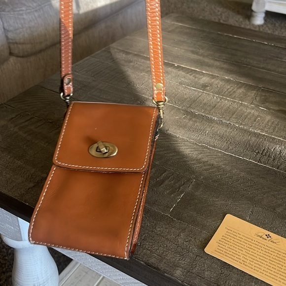 Patricia Nash Heritage Rivella Tan leather crossbody bag - Picture 1 of 13